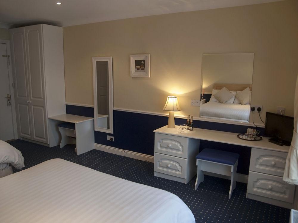 Hillview Self Catering Appartement Lusk Buitenkant foto