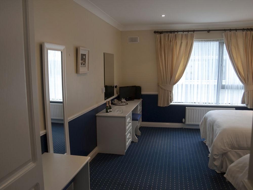Hillview Self Catering Appartement Lusk Buitenkant foto