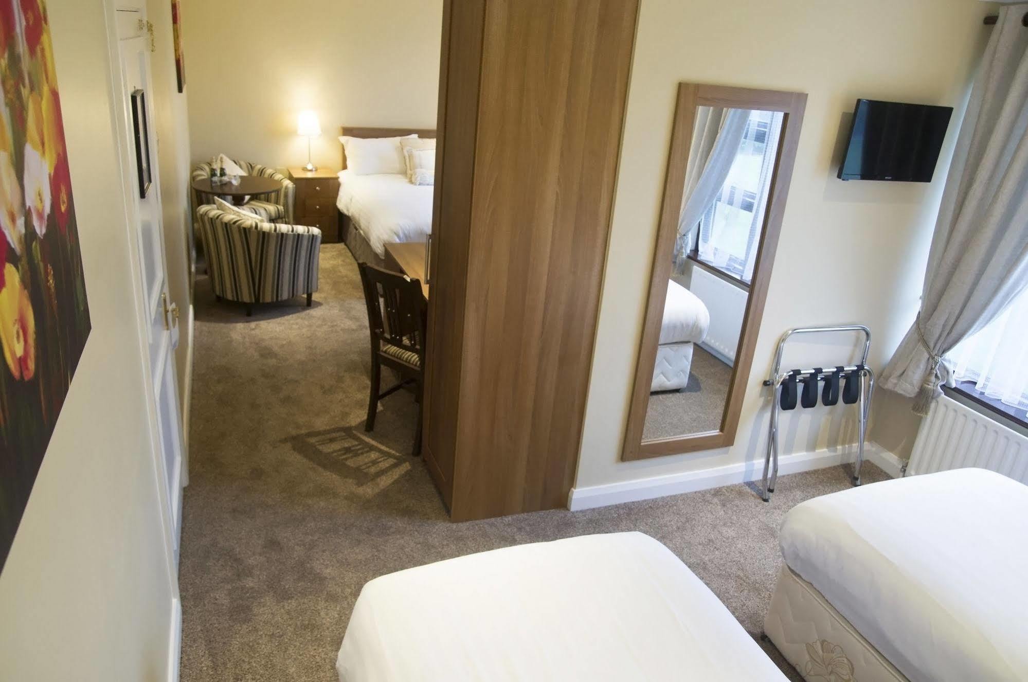 Hillview Self Catering Appartement Lusk Buitenkant foto