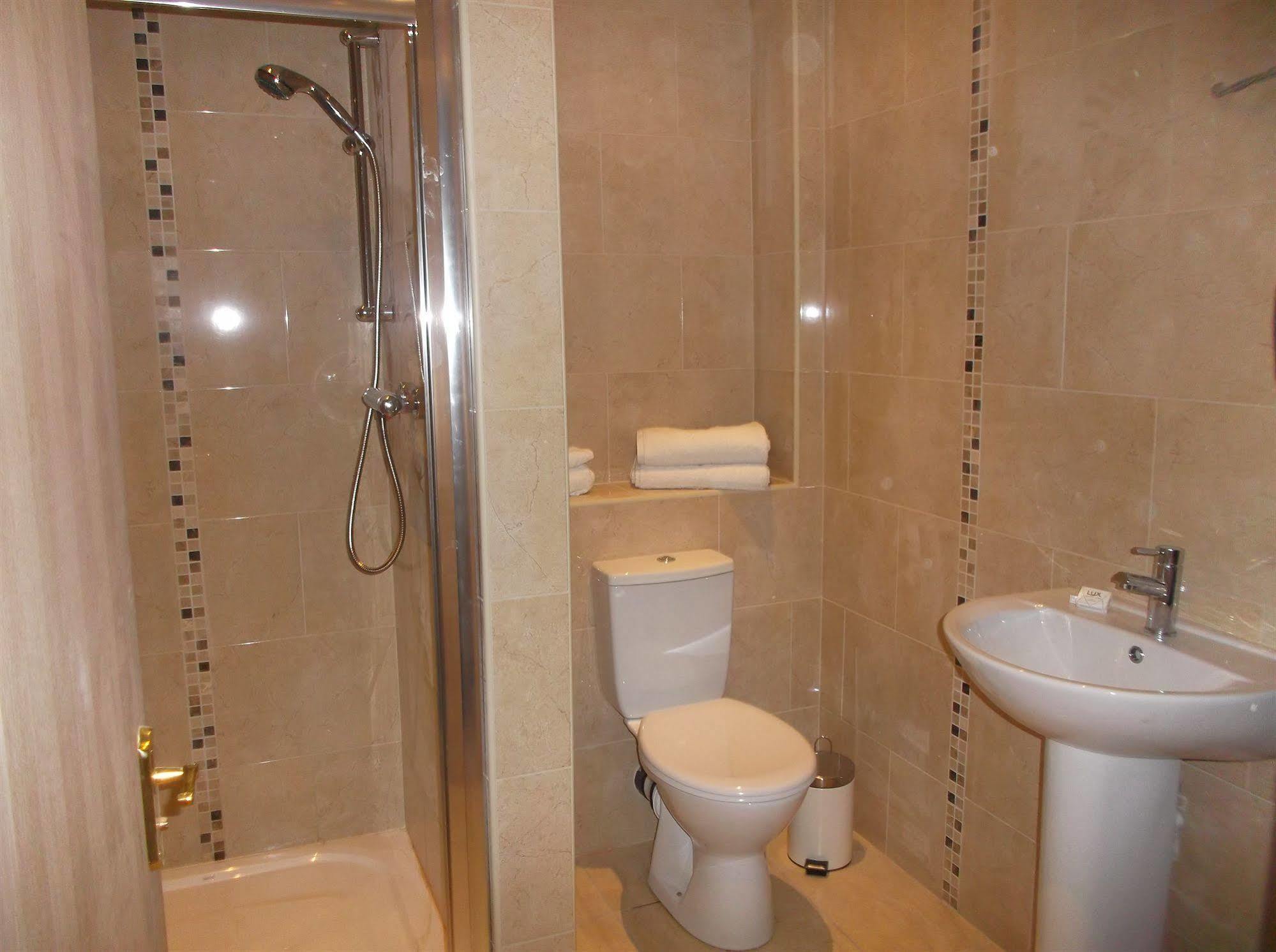 Hillview Self Catering Appartement Lusk Buitenkant foto