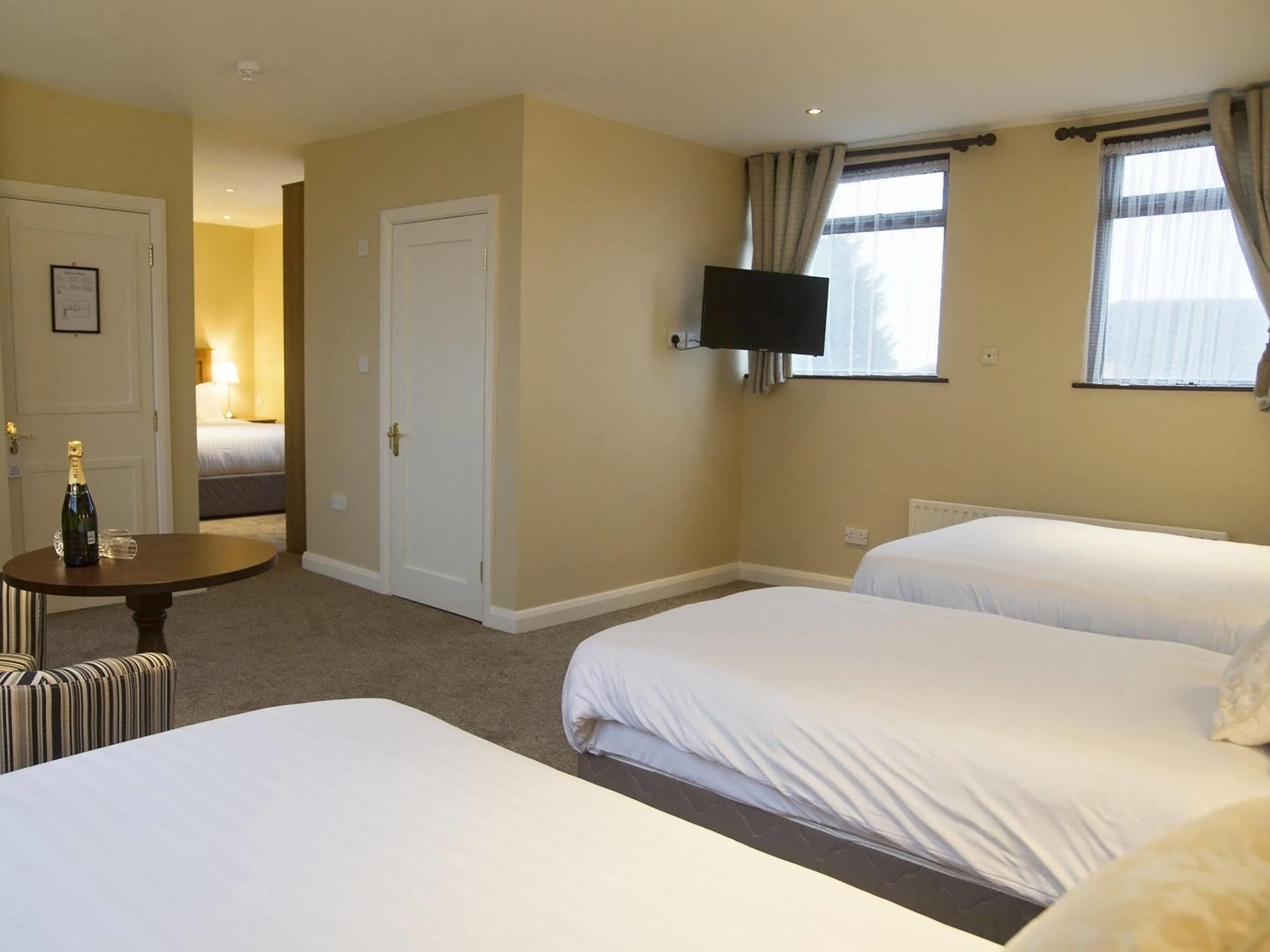 Hillview Self Catering Appartement Lusk Buitenkant foto