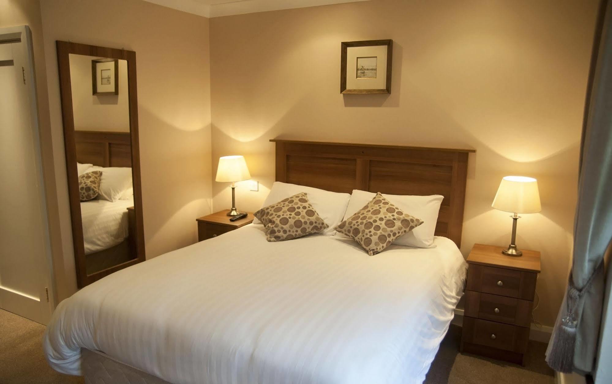 Hillview Self Catering Appartement Lusk Buitenkant foto