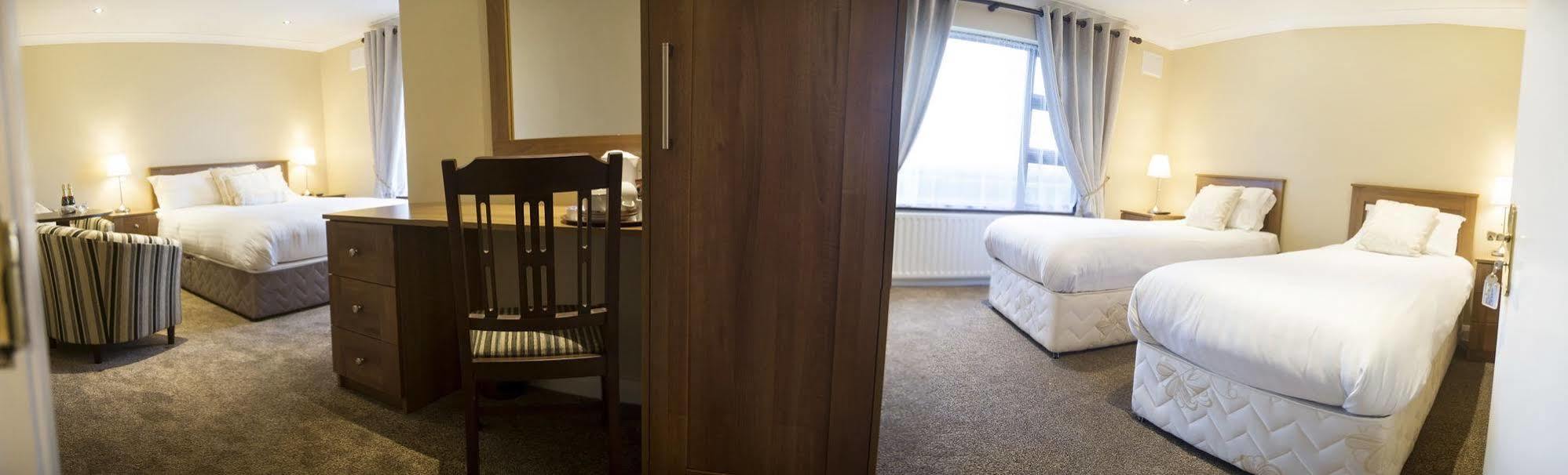 Hillview Self Catering Appartement Lusk Buitenkant foto