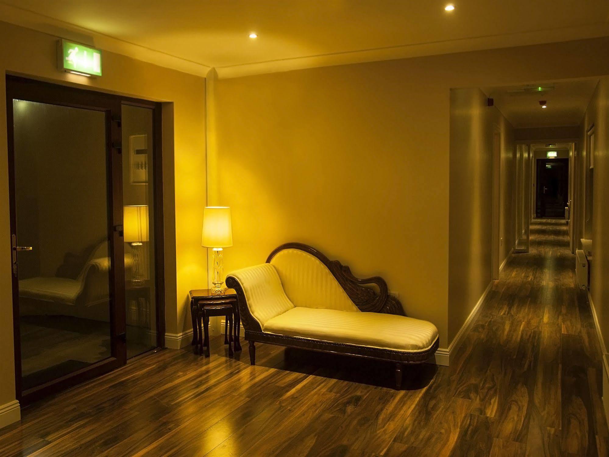 Hillview Self Catering Appartement Lusk Buitenkant foto