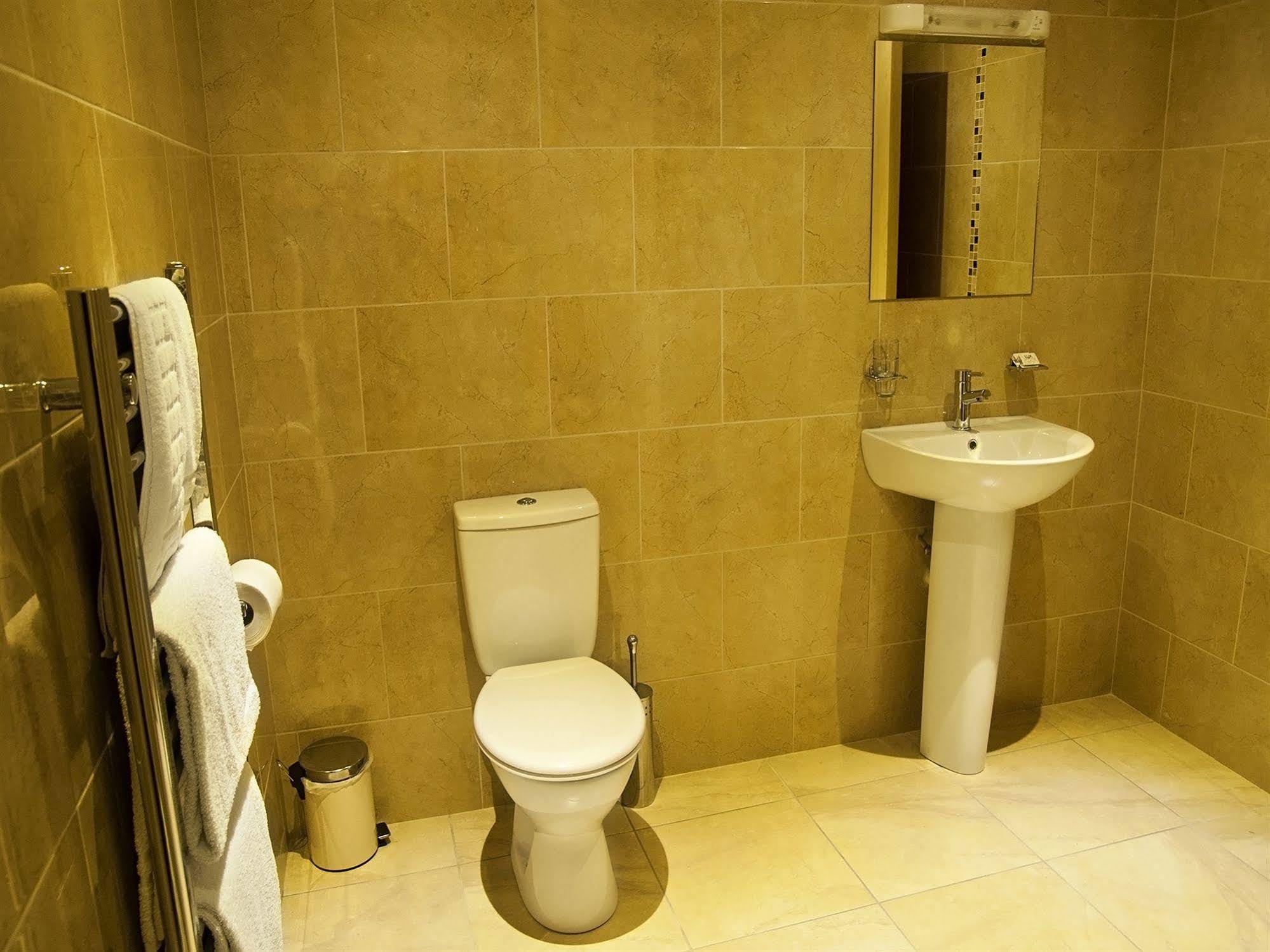 Hillview Self Catering Appartement Lusk Buitenkant foto