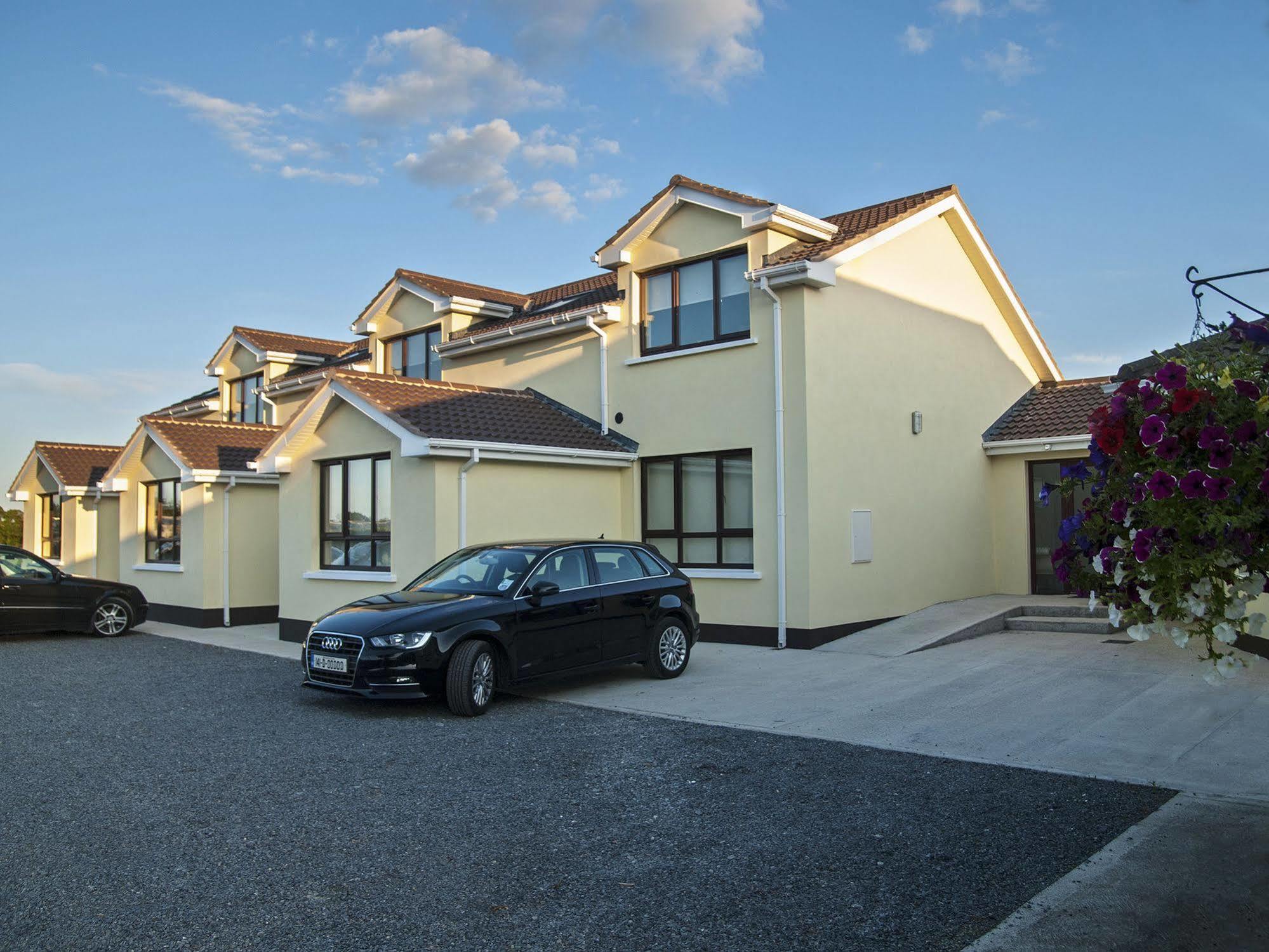 Hillview Self Catering Appartement Lusk Buitenkant foto