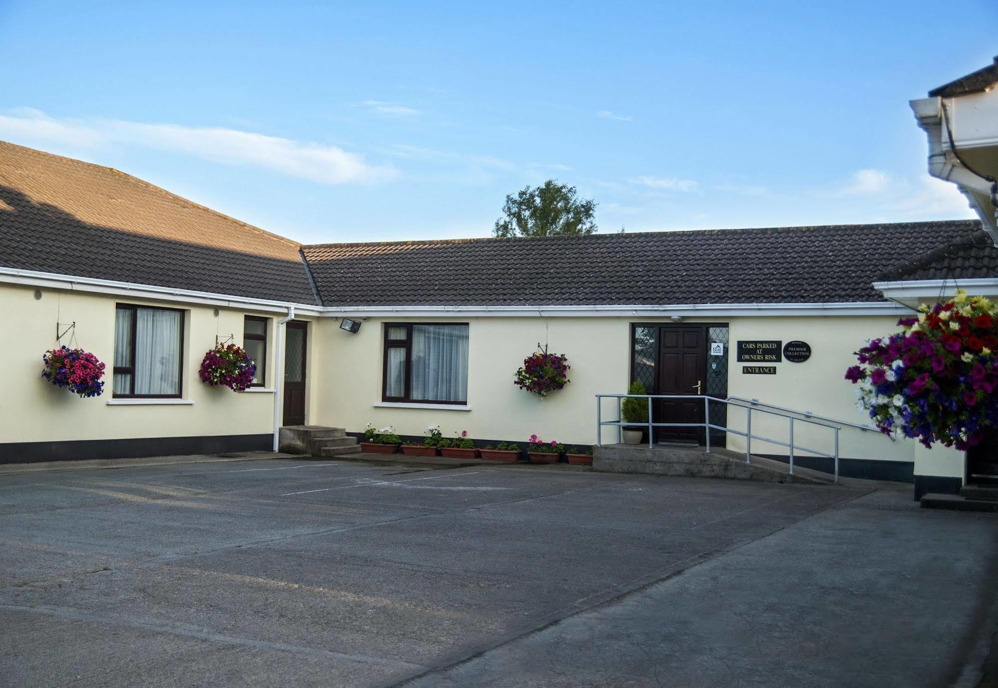 Hillview Self Catering Appartement Lusk Buitenkant foto